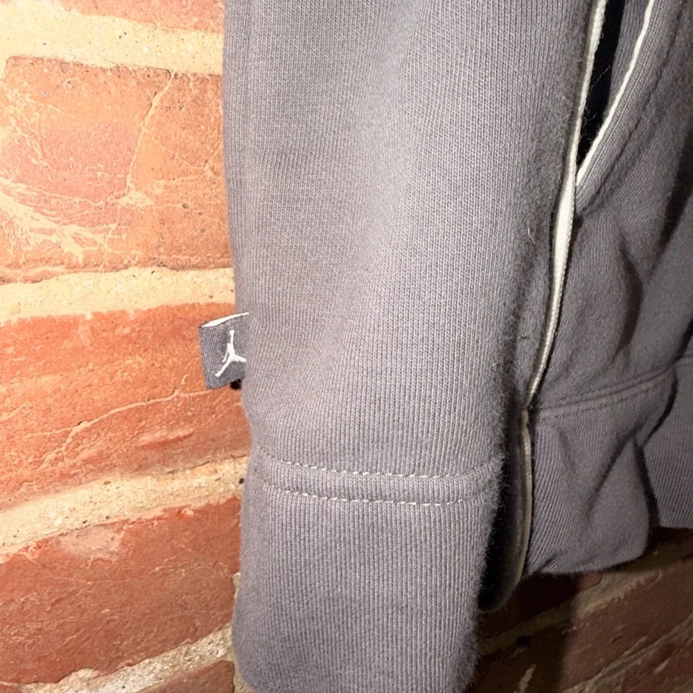 Vintage Old School Jordan Gray and White Pullover Hoodie